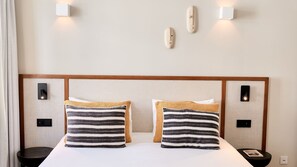 Bügeleisen/Bügelbrett, Reisekinderbett, kostenloses WLAN, Bettwäsche
