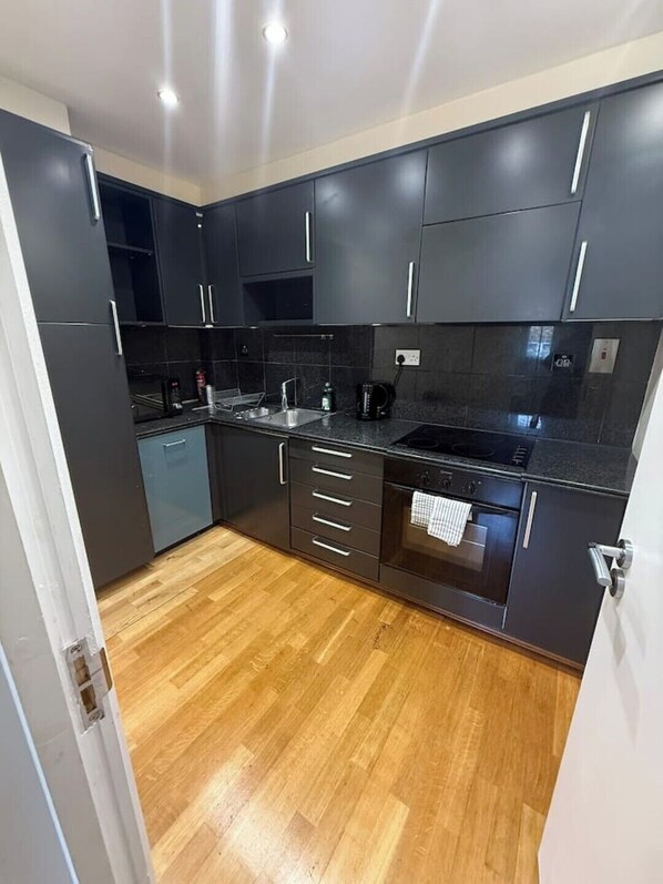 Private kitchen - Modern Spacious 4 Bedroom house in St John's Wood (London)