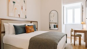 Bügeleisen/Bügelbrett, Reisekinderbett, kostenloses WLAN, Bettwäsche
