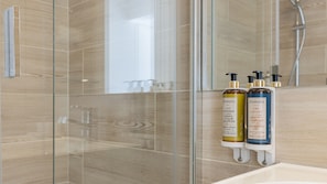Hair dryer, towels - Garcia 28 | Apartment 2B (Lisboa)