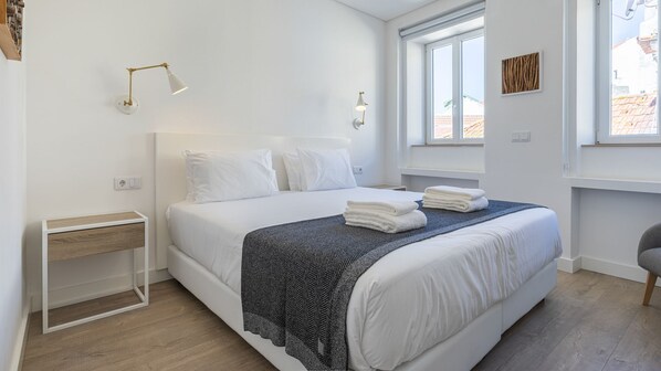 Iron/ironing board, travel crib, free WiFi, bed sheets