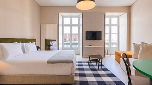 Bügeleisen/Bügelbrett, Reisekinderbett, kostenloses WLAN, Bettwäsche
