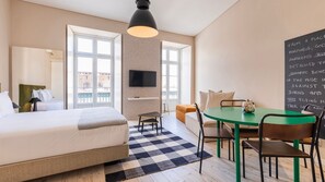 Bügeleisen/Bügelbrett, Reisekinderbett, kostenloses WLAN, Bettwäsche