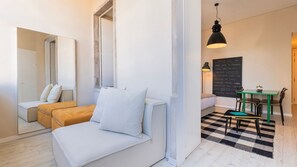 TV - Carmo 43 | Apartamento 200 (Lisboa)