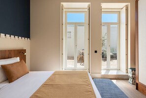 3 bedrooms, iron/ironing board, travel cot, free WiFi - Ando Living - Santa Catarina Townhouse - 102 (Porto)