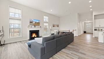 Smart TV, fireplace, table tennis