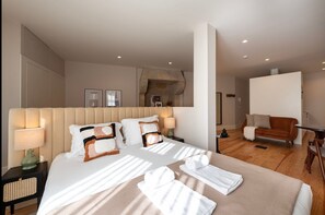 Iron/ironing board, travel cot, free WiFi, bed sheets - Ando Living - Flores 200 Townhouse - 103 (Porto)