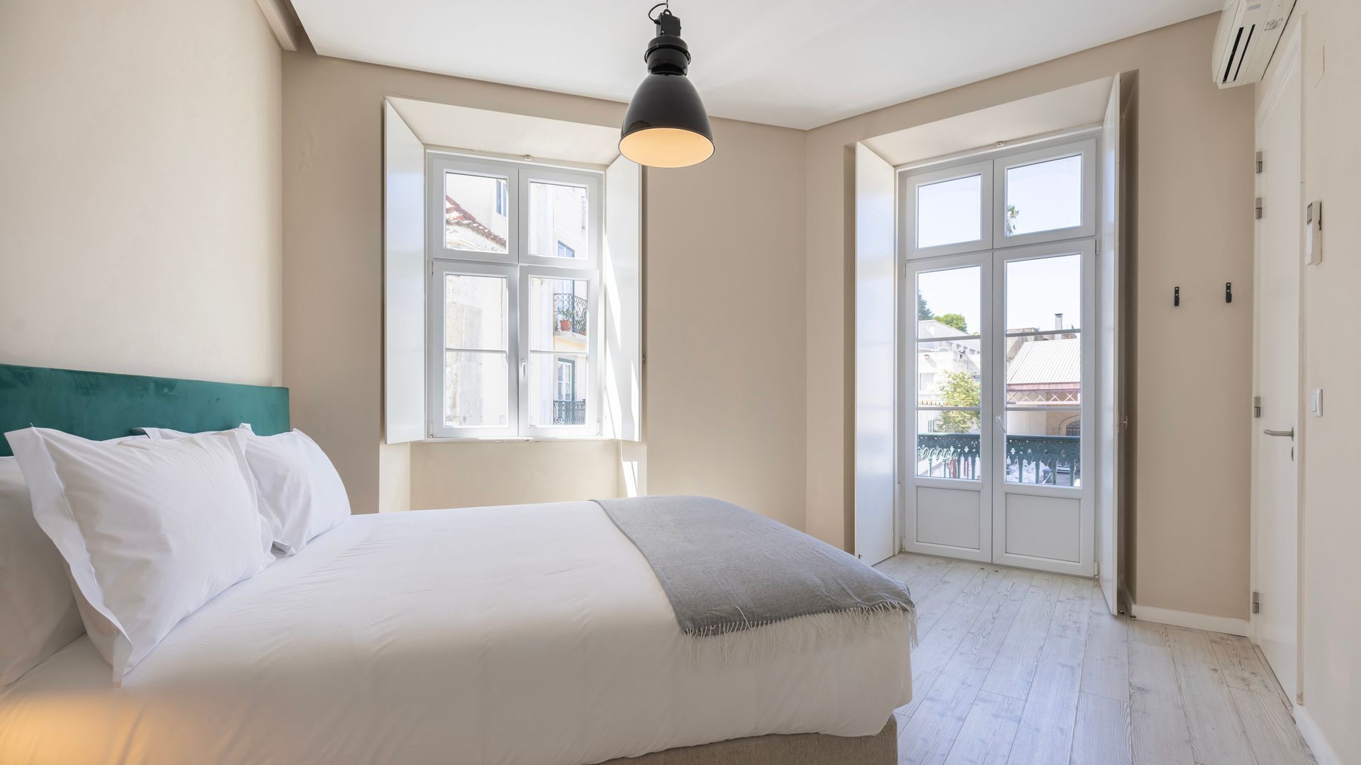 Strykjärn/strykbräda, resesäng, gratis wi-fi och sängkläder