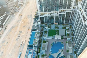 Exterior - Sky-High Luxury 3BR Apt • The Crest Dubai (Al Merkadh)