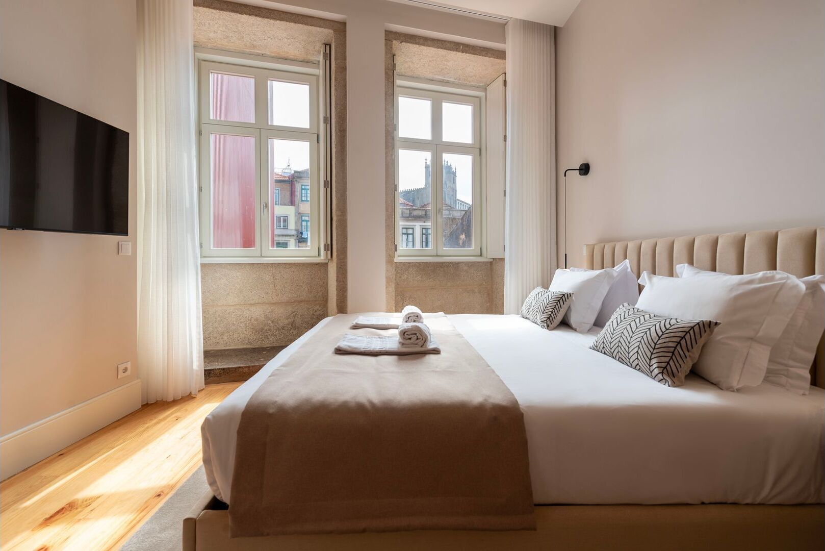 Tabla de planchar con plancha, cuna de viaje y wifi gratis 