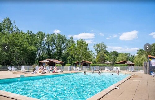 Chalet « Bois 4 » avec piscine partagée et terrasse privée