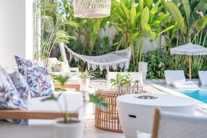Terrace/patio - Luxury Villa Luja by GORO in Canggu - 5 Bedroom Jacuzzi, Gym, Golf (Badung Regency)