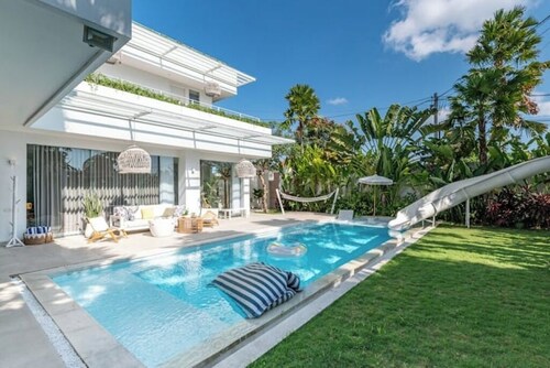 Luxury Villa Luja by GORO in Canggu - 5 Bedroom Jacuzzi, Gym, Golf