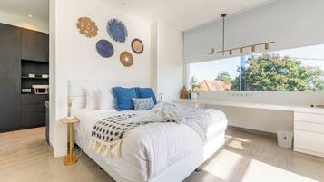 5 slaapkamers, een strijkplank/strijkijzer, wifi, beddengoed