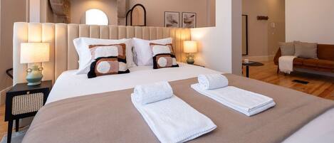 Fer et planche à repasser, lit parapluie, Wi-Fi gratuit, draps fournis