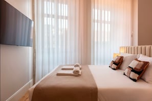 Bügeleisen/Bügelbrett, Reisekinderbett, kostenloses WLAN, Bettwäsche