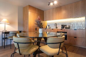 Dining - Ando Living - Santa Catarina Townhouse - 302 (Porto)