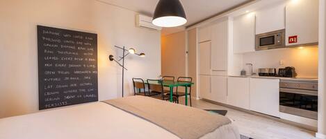 Strykjärn/strykbräda, resesäng, gratis wi-fi och sängkläder