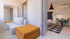 TV - Carmo 43 | Apartamento 300 (Lisboa)