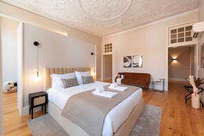 Bügeleisen/Bügelbrett, Reisekinderbett, kostenloses WLAN, Bettwäsche