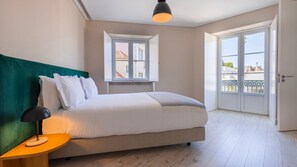 Iron/ironing board, travel cot, free WiFi, bed sheets - Carmo 43 | Apartamento 302 (Lisboa)