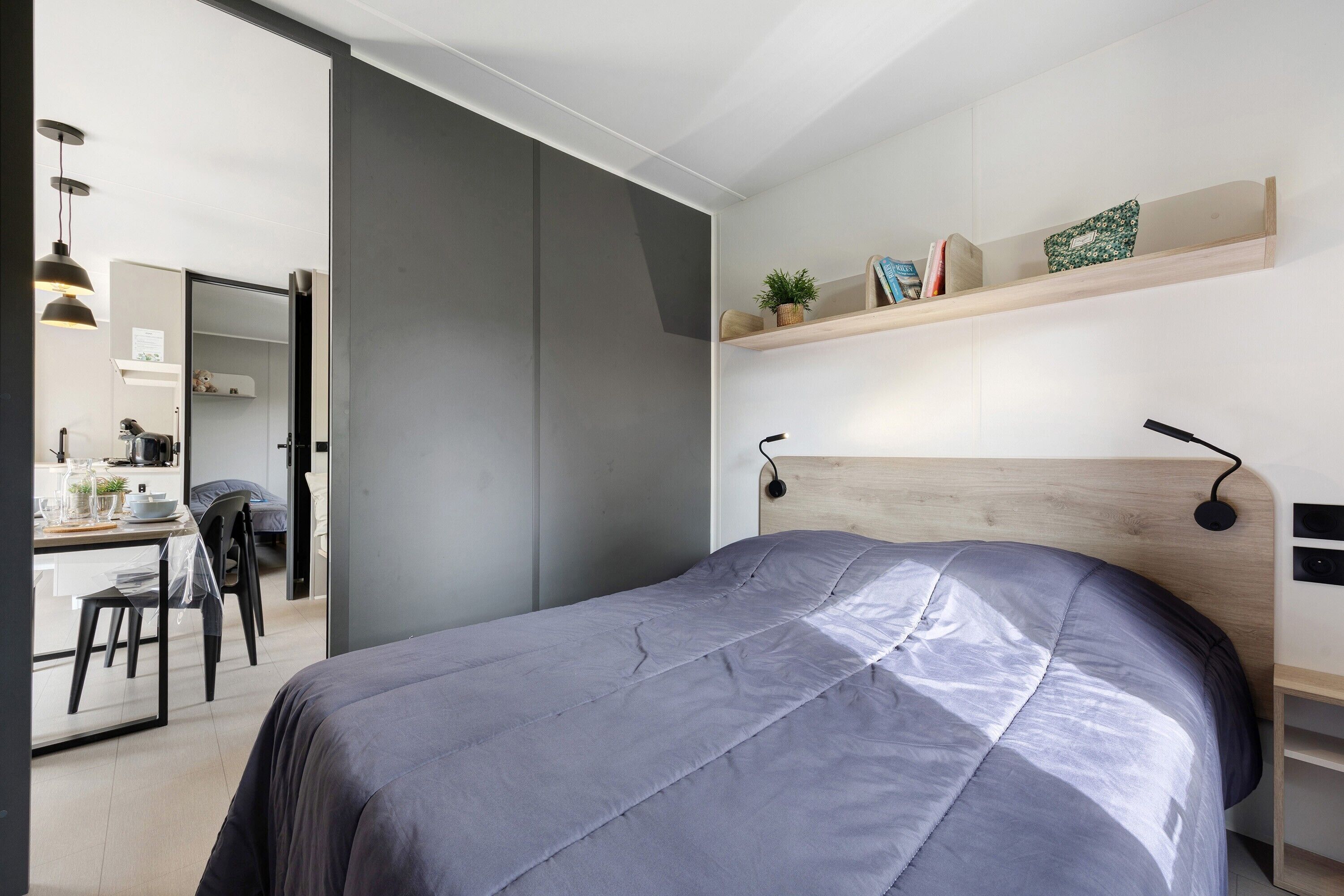 Fer et planche à repasser