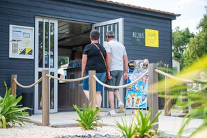 Exterior - Mobile Home “Riviera 48” with Shared Pool, Communal Terrace and Wi-Fi (Saint-Gervais)