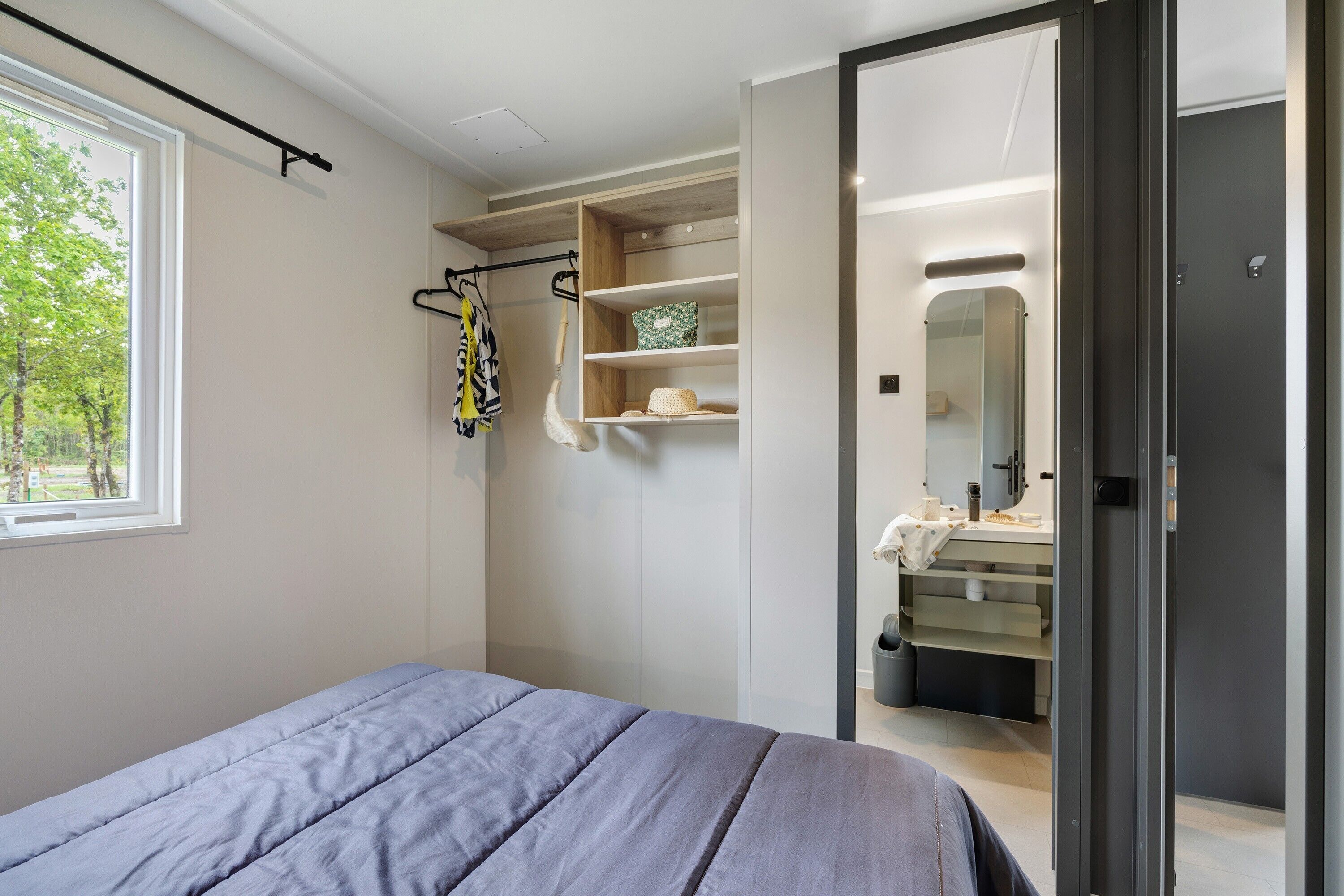 Een strijkplank/strijkijzer