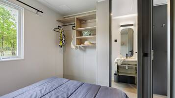 Een strijkplank/strijkijzer