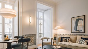 TV - Ando Living - Madalena House - 201 (Lisboa)