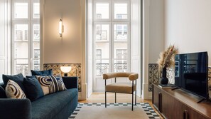 TV - Ando Living - Madalena House - 202 (Lisboa)