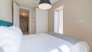 2 bedrooms, iron/ironing board, travel cot, free WiFi - Carmo 43 | Apartamento 304 (Lisboa)