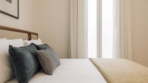 Bügeleisen/Bügelbrett, Reisekinderbett, kostenloses WLAN, Bettwäsche