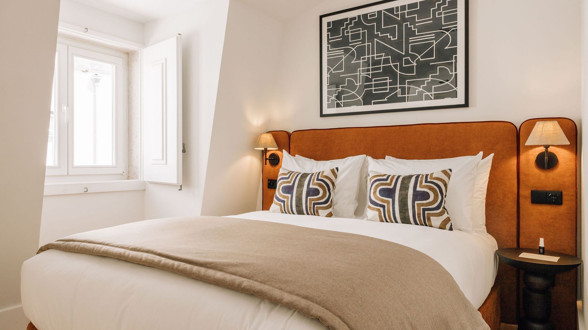 Bügeleisen/Bügelbrett, Reisekinderbett, kostenloses WLAN, Bettwäsche