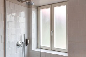 Hair dryer, towels - Ando Living - Flores 200 Townhouse - 401 (Porto)