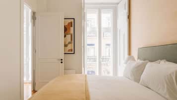 Bügeleisen/Bügelbrett, Reisekinderbett, kostenloses WLAN, Bettwäsche