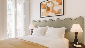 Bügeleisen/Bügelbrett, Reisekinderbett, kostenloses WLAN, Bettwäsche