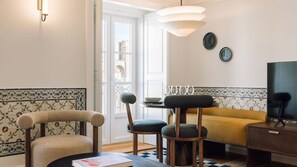TV - Ando Living - Madalena House - 501 (Lisboa)