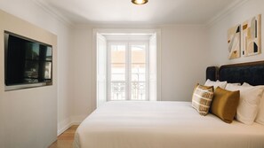 Iron/ironing board, travel cot, free WiFi, bed sheets - Ando Living - Madalena House - 501 (Lisboa)