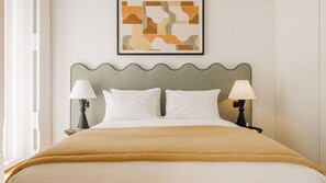 Iron/ironing board, travel cot, free WiFi, bed sheets - Ando Living - Flores 25 House - 302 (Encarnação)