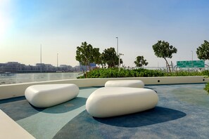 المنطقة المحي�طة بالمنشأة