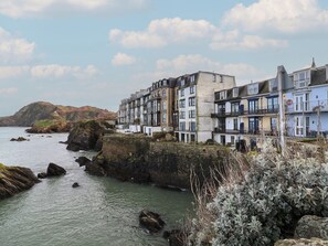 Exterior - Close to Shore (Ilfracombe)