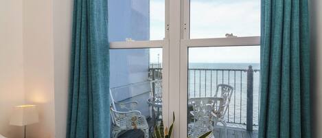 2 bedrooms, individually decorated, individually furnished, free WiFi