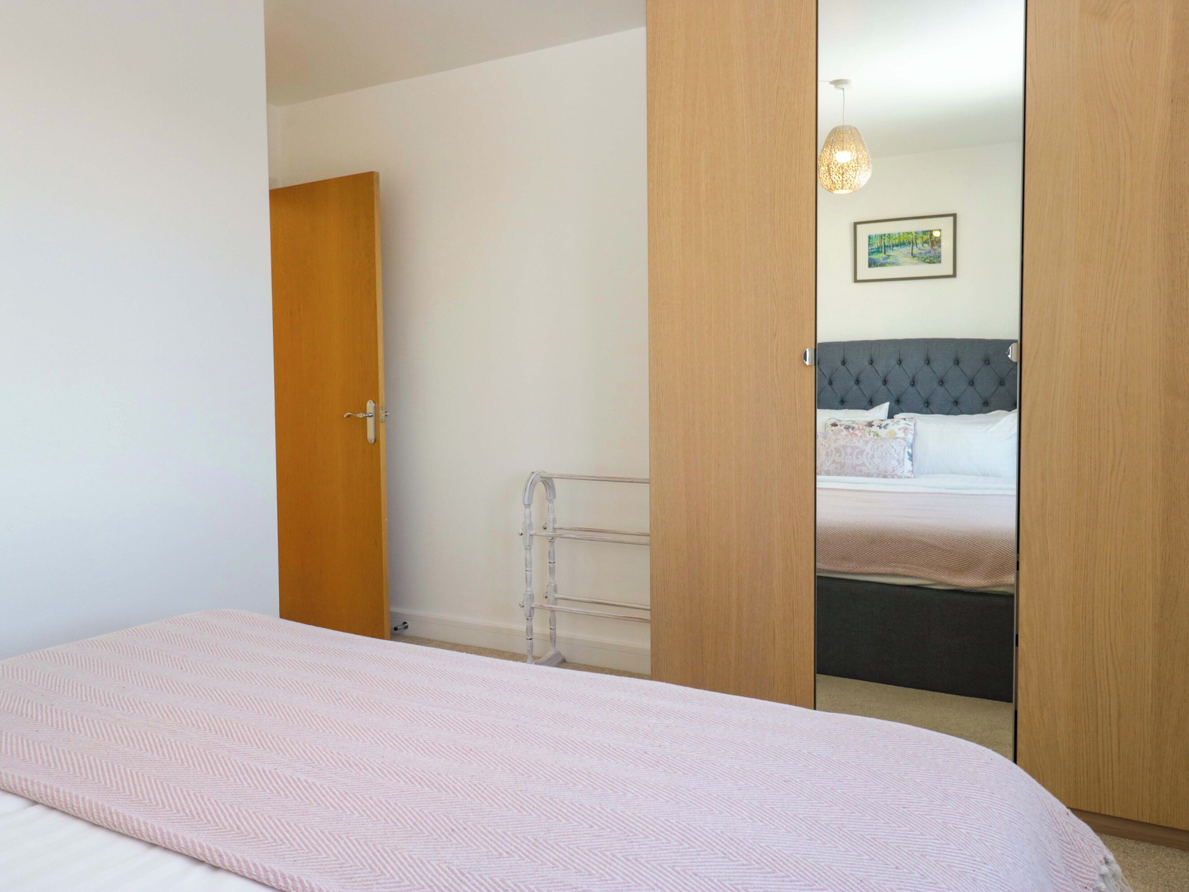 3 habitaciones, decoración personalizada y muebles diferentes 