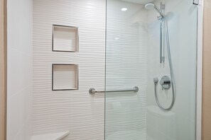 Shower, hair dryer, towels - NICELY UPDATED-OCEAN VIEWS-PRIME LOCATION-LARGE LANAI-AC-WELL EQUIPPED (Kihei)