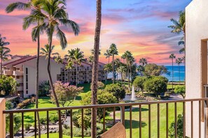 Property grounds - NICELY UPDATED-OCEAN VIEWS-PRIME LOCATION-LARGE LANAI-AC-WELL EQUIPPED (Kihei)