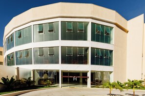 Front of property - Atrios Beach Hotel (Natal)