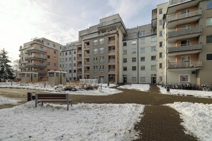 Exterior - Koszykarska 31 Kraków | Air-conditioned Apartment with Balcony and Workspace | Location Near the Wisła River (Kraków)