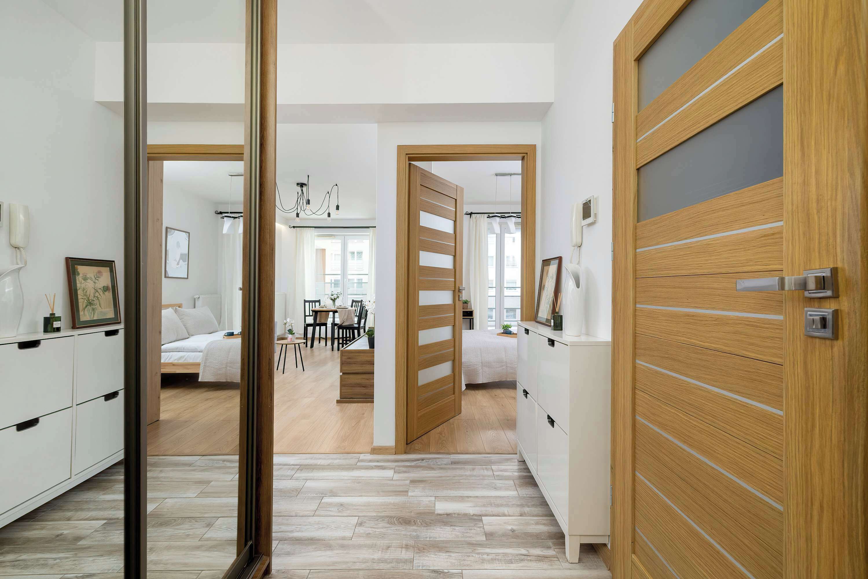 Desk, iron/ironing board, travel crib, WiFi