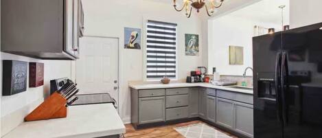 電子レンジ、オーブン、コンロ